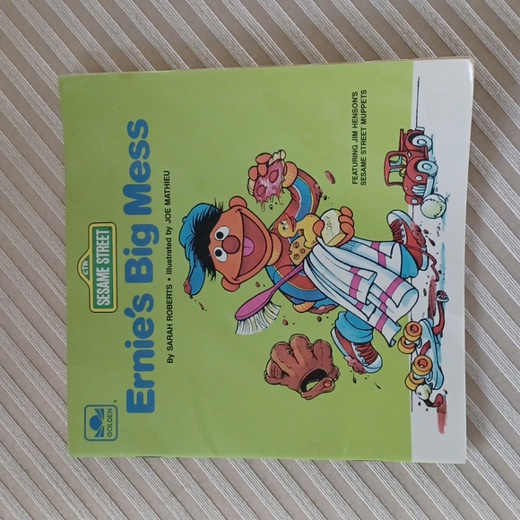 Vintage Sesame Street "Ernie's Big Mess" Book & Cassette Tape - Picture 3 of 4